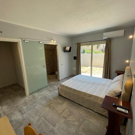 Casa Camere Pistis 아세미니 외부 사진