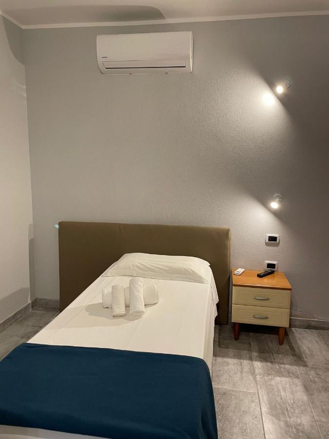 Casa Camere Pistis 아세미니 외부 사진